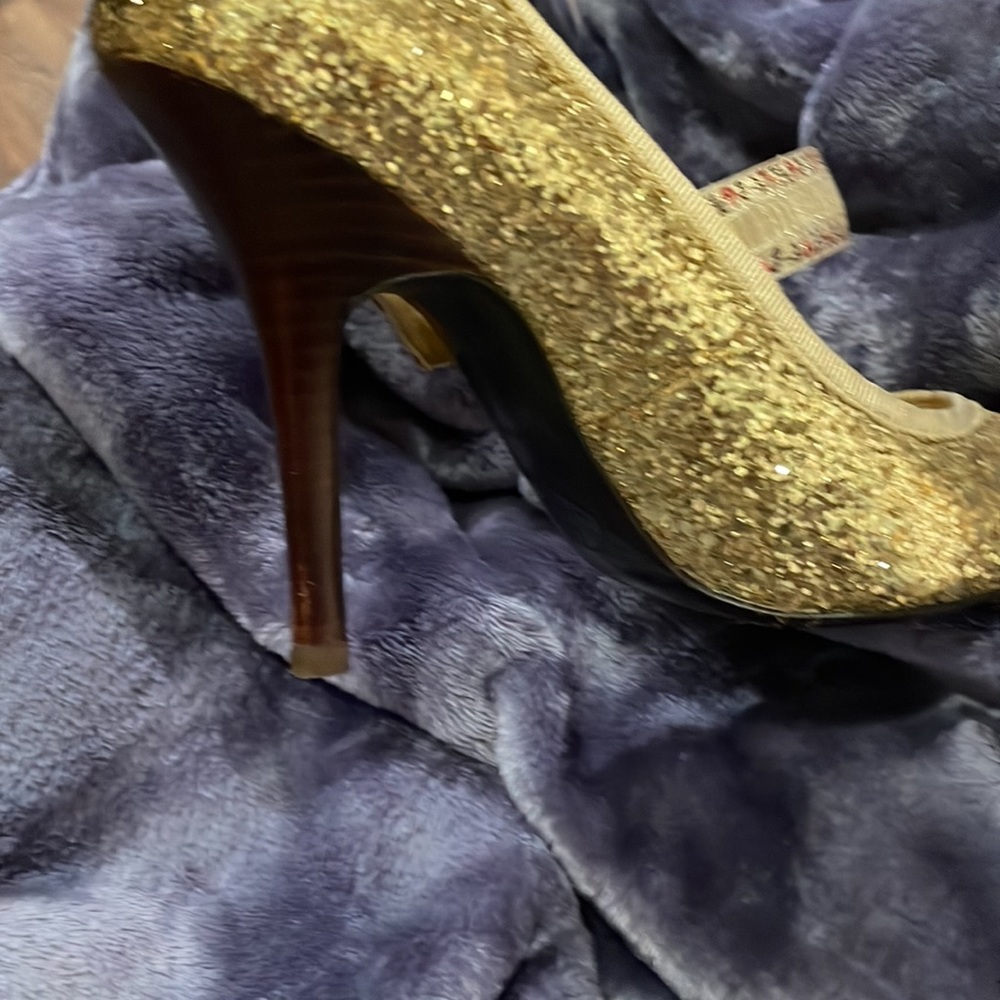 Gorgeous one of a kind shoes size 7 - Picture 4 of 7